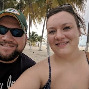 Meet your Posher, Alease